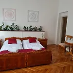 Tulipanvendeghaz Gasthof 3*
