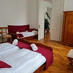 Tulipanvendeghaz 3*