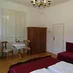 Tulipanvendeghaz Gasthuis 3*