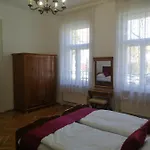 Tulipanvendeghaz 3*