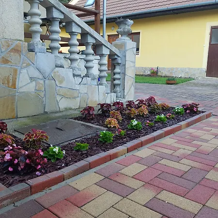 Tulipánvendégház Casa de hóspedes