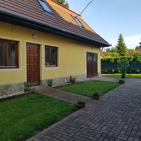 Tulipanvendeghaz Guest house 3*