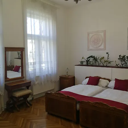 Tulipanvendeghaz Guest house Keszthely
