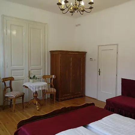 Tulipanvendeghaz Gasthuis 3*