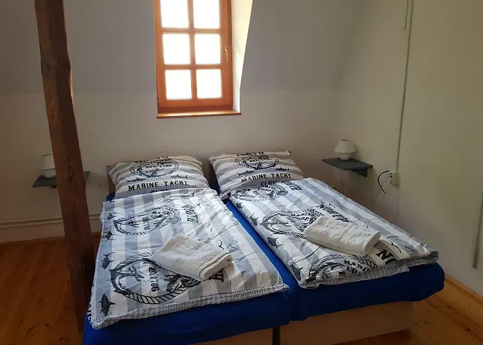 Tulipanvendeghaz בית הארחה 3*