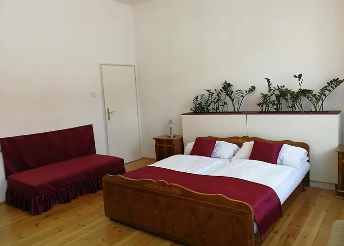 Tulipánvendégház Casa de hóspedes 3*